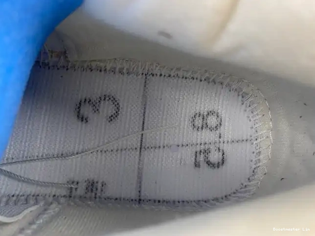 Bmlin Air 4 Jordan x AO2571-100 Levi's 'White' 0601